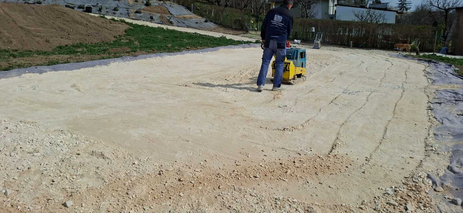 vibro ploča za nabijanje tucanika priprema za behaton